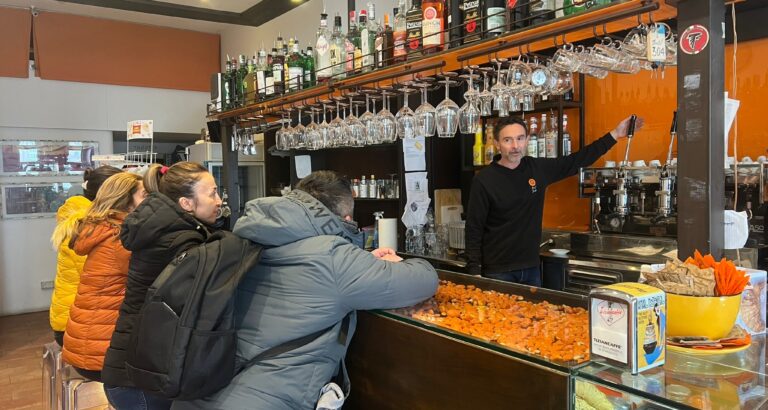 coffee course in a bar
